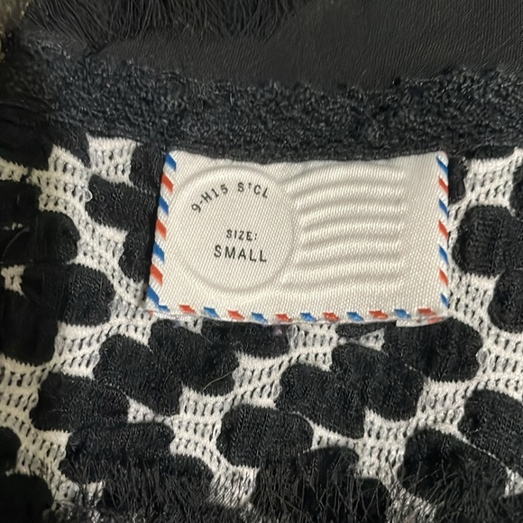 Anthropologie 9-H15 Stcl NWOT Black/ White Textured Fringe Blouse Size Small - Picture 3 of 10